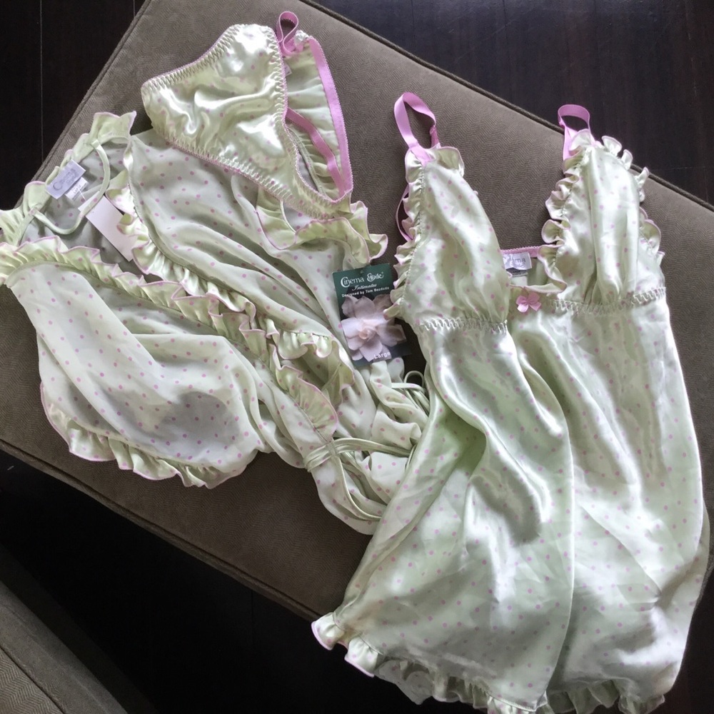 Lingerie Set - Picture 3 of 3